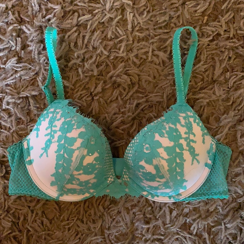 Victoria’s Secret Bombshell Bra